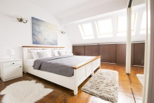 CHARMING FIREPLACE APARTMENT