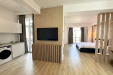 PICCOLO MONDO PICCOLO MONDO