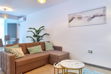 Luxuri Alz Luxuri Alz