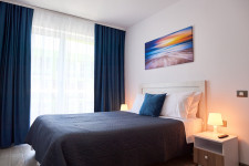 Luxuri Alz Luxuri Alz