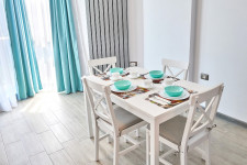 Luxuri Alz Luxuri Alz