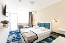 Holiday Blue 3* Holiday Blue 3*