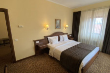 Leul de Aur 4* Leul de Aur 4*