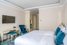 Leul de Aur 4* Leul de Aur 4*