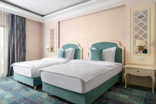 Leul de Aur 4* Leul de Aur 4*