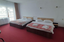 Pensiunea Montan 3* com.Bran(sat Șimon) - piscina interioara Pensiunea Montan 3* com.Bran(sat Șimon) - piscina interioara