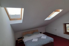 Pensiunea Montan 3* com.Bran(sat Șimon) - piscina interioara Pensiunea Montan 3* com.Bran(sat Șimon) - piscina interioara