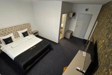 RENATO HOUSE RENATO HOUSE